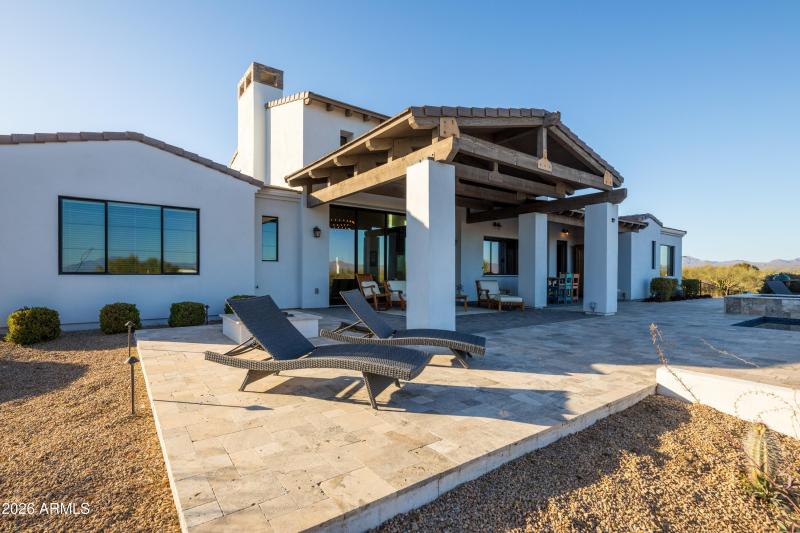Spacious Covered Patio