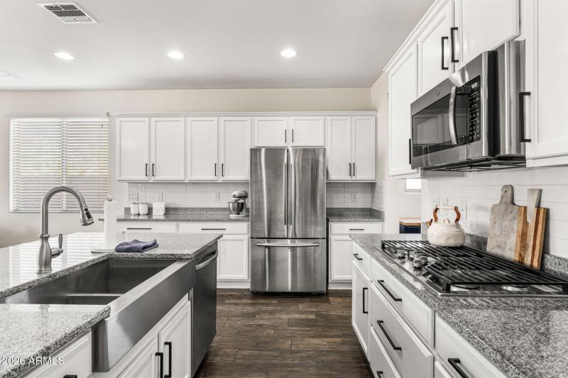 22556 N 100th Ave - 08