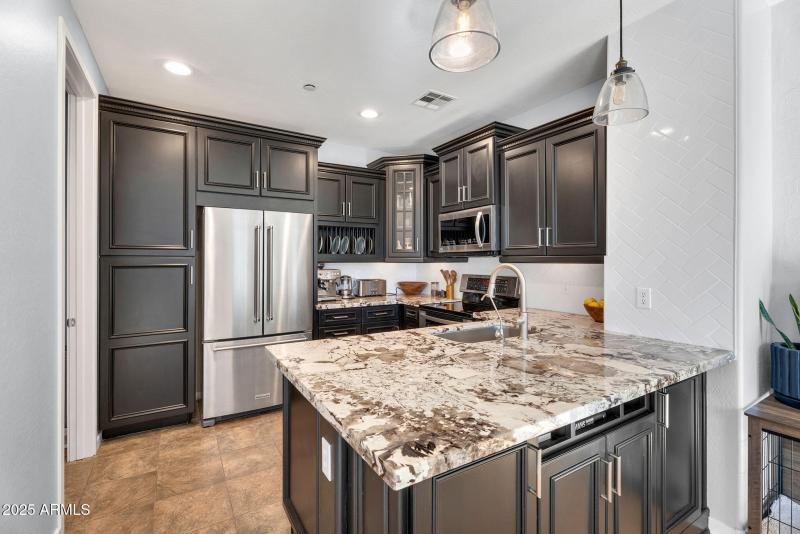 Upgraded Granite Kitchen