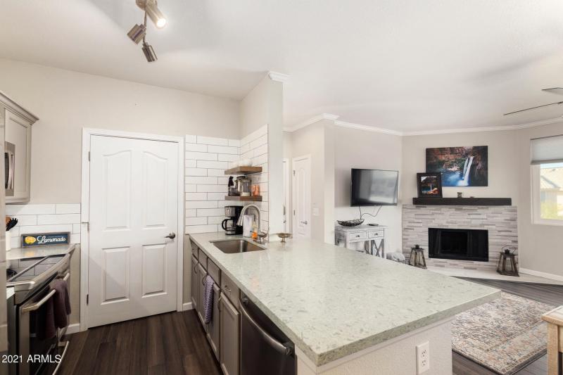 0011-Desert Foothills 12