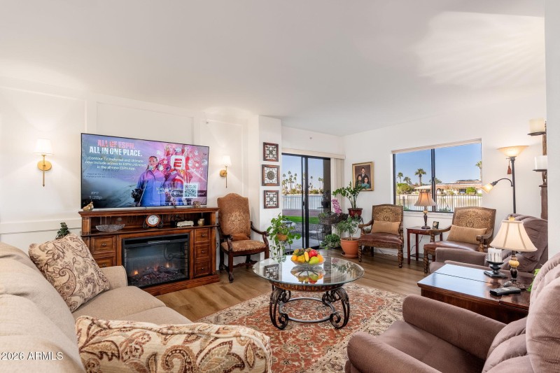 10330 W Thunderbird Blvd APT C114 - 11