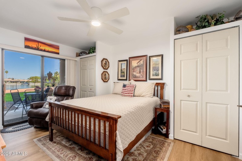 10330 W Thunderbird Blvd APT C114 - 23