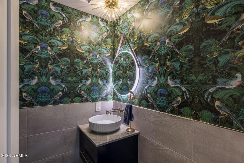 140-web-or-mls-140 E Rio Salado Pkwy 804