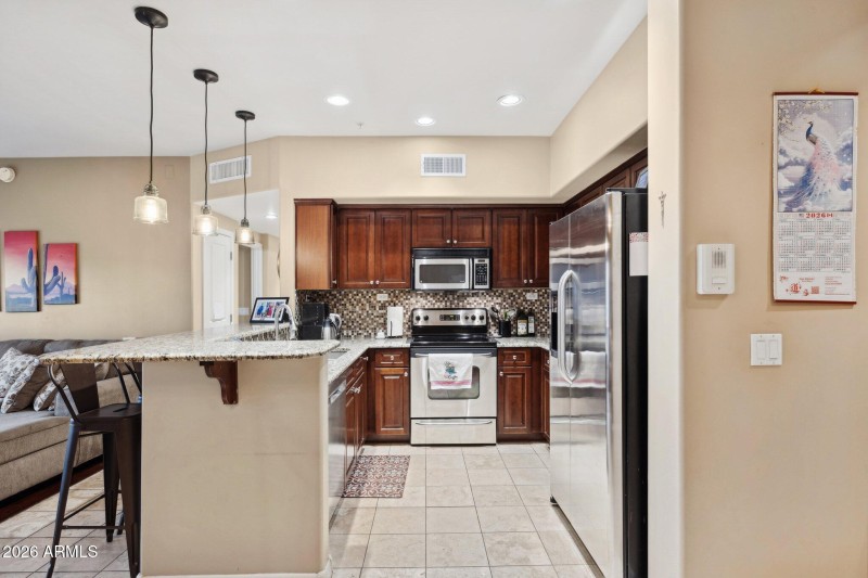 10-web-or-mls-20660-n-40th-st-1130