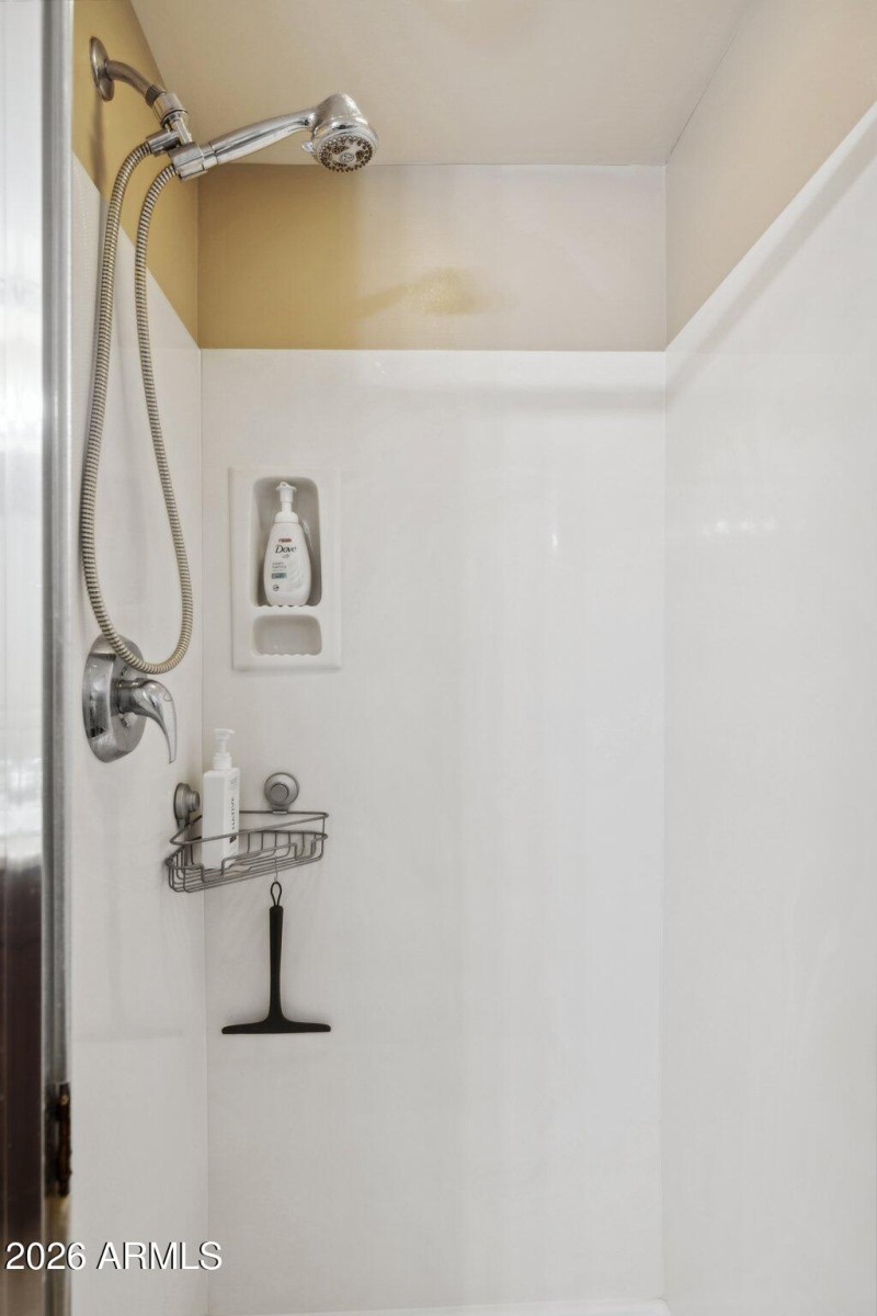 23-web-or-mls-20660-n-40th-st-1130