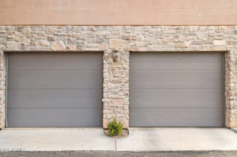 28-web-or-mls-20660-n-40th-st-1130