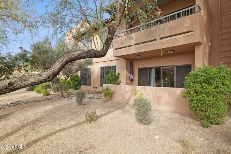 30-web-or-mls-20660-n-40th-st-1130