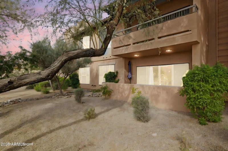 31-web-or-mls-20660-n-40th-st-1130