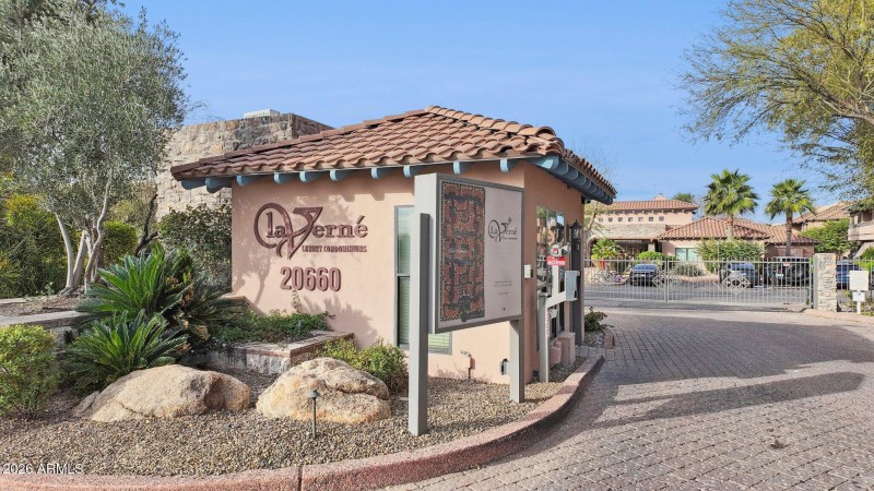 32-web-or-mls-20660-n-40th-st-1130