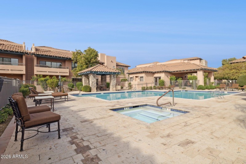 36-web-or-mls-20660-n-40th-st-1130