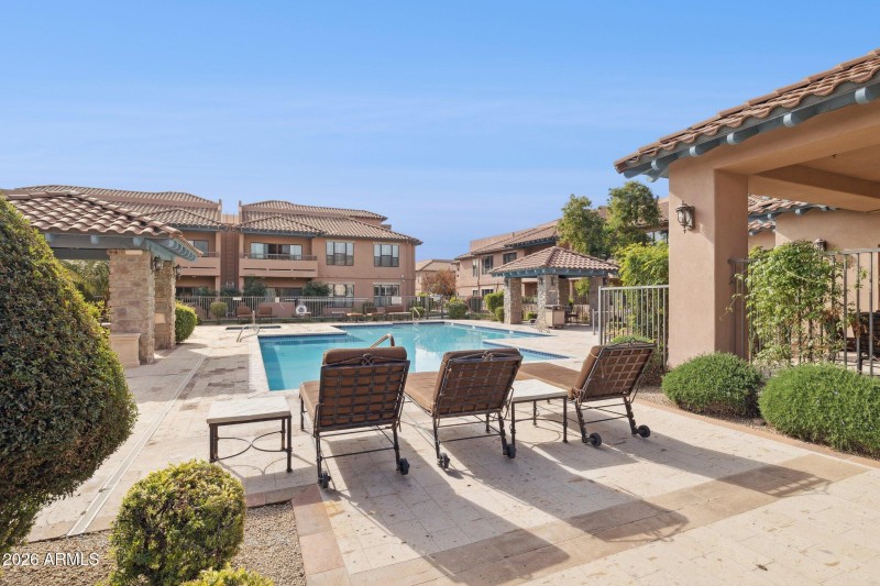 37-web-or-mls-20660-n-40th-st-1130