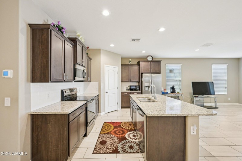 11-web-or-mls-W Bronco Trl-S3001-011