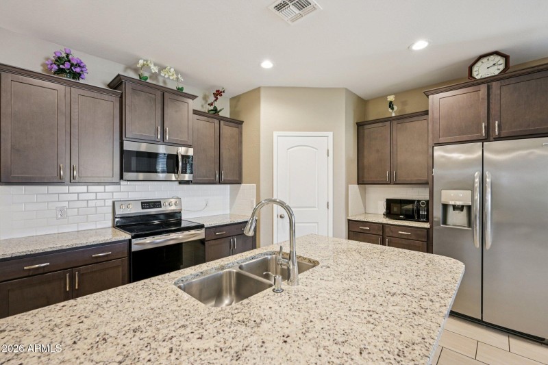 14-web-or-mls-W Bronco Trl-S3001-014