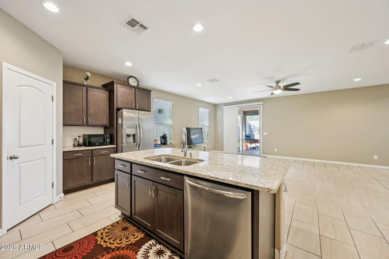 16-web-or-mls-W Bronco Trl-S3001-016