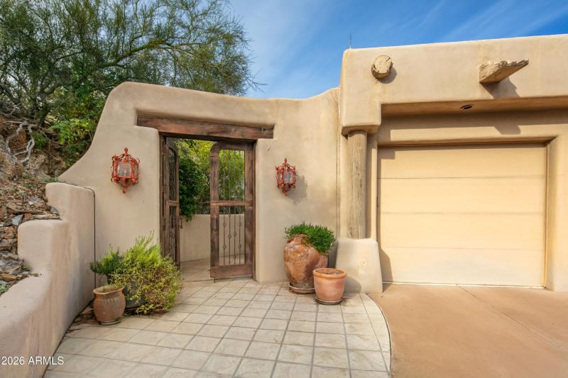 007_Mountainside Entrance Corridor