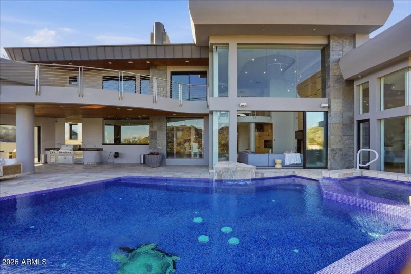 095-4550 E Foothill Dr_RedHogMedia]