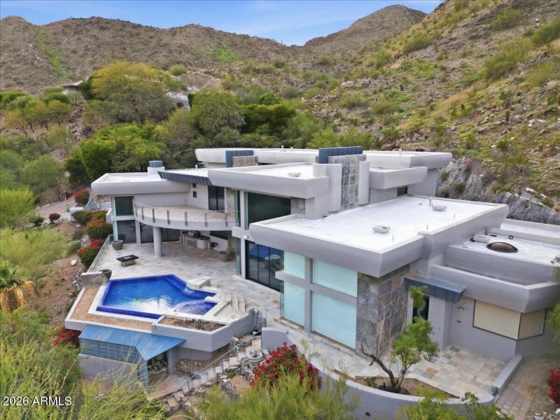 098-4550 E Foothill Dr_RedHogMedia