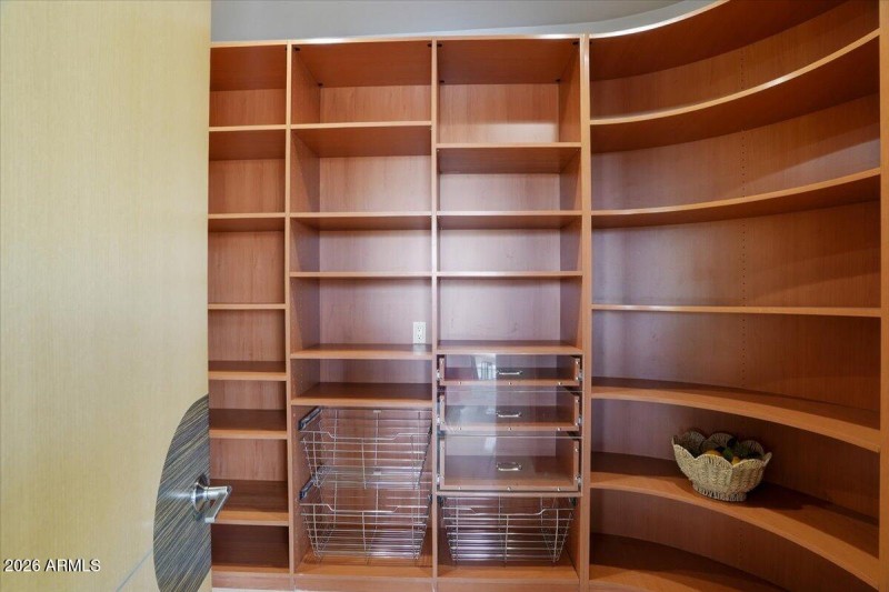 037-4550 E Foothill Dr_RedHogMedia]