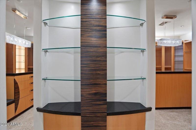 051-4550 E Foothill Dr_RedHogMedia]