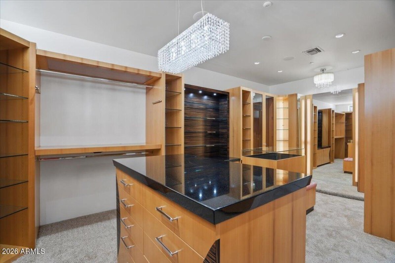 053-4550 E Foothill Dr_RedHogMedia]