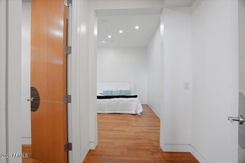 065-4550 E Foothill Dr_RedHogMedia]