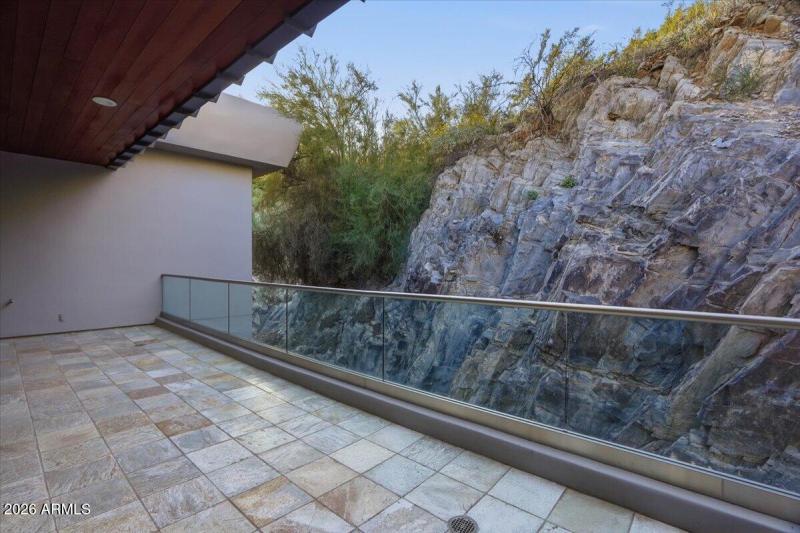 074-4550 E Foothill Dr_RedHogMedia]