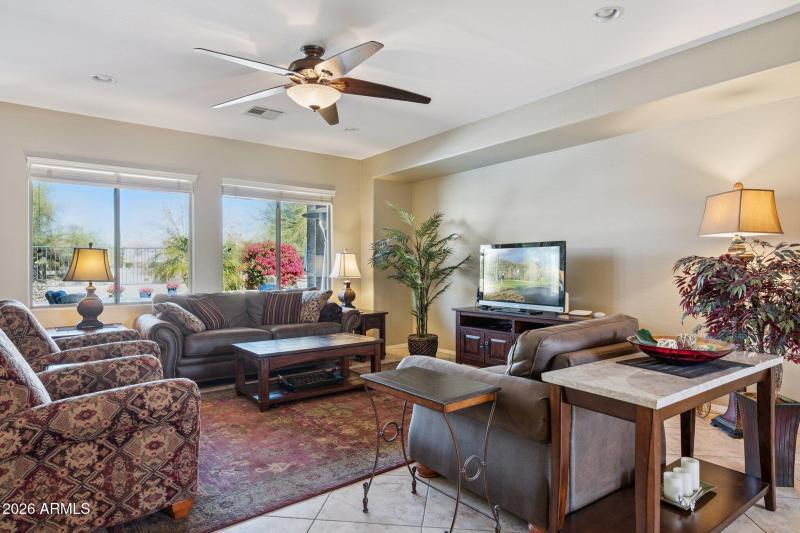 6-web-or-mls-11264-e-sheridan-ave