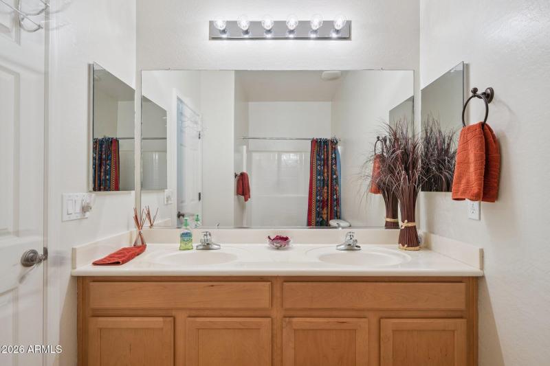 24-web-or-mls-11264-e-sheridan-ave