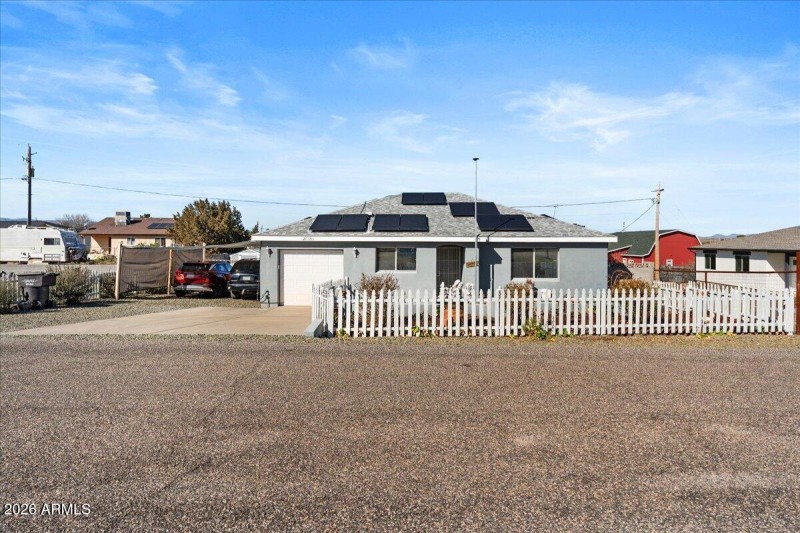 04-Front Street View