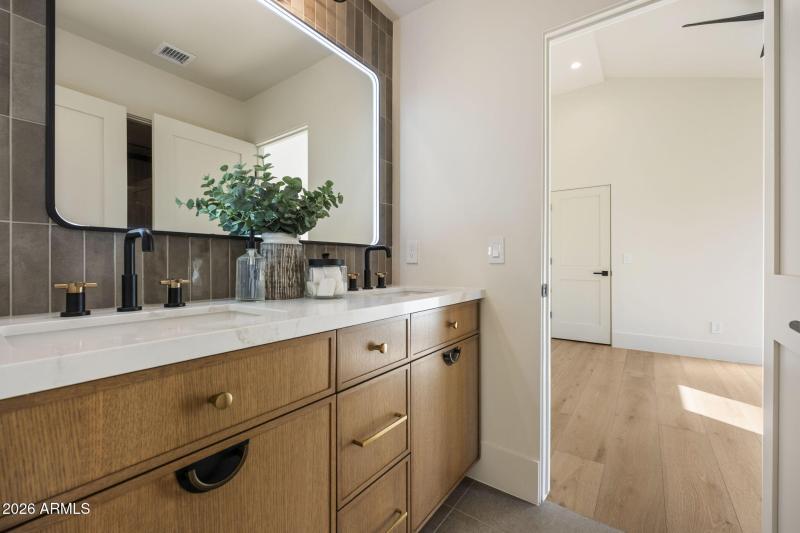 39-web-or-mls-DSCF5571