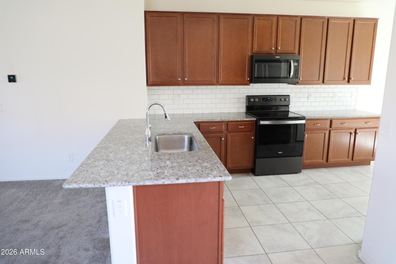 4) 67373-6983a91a5b9a8