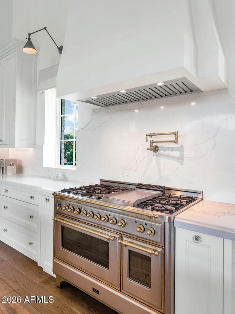 5119 N 41st St-large-024-052-5119 N 41st