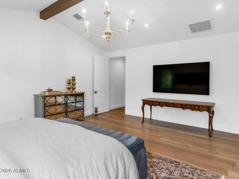 5119 N 41st St-large-032-045-5119 N 41st