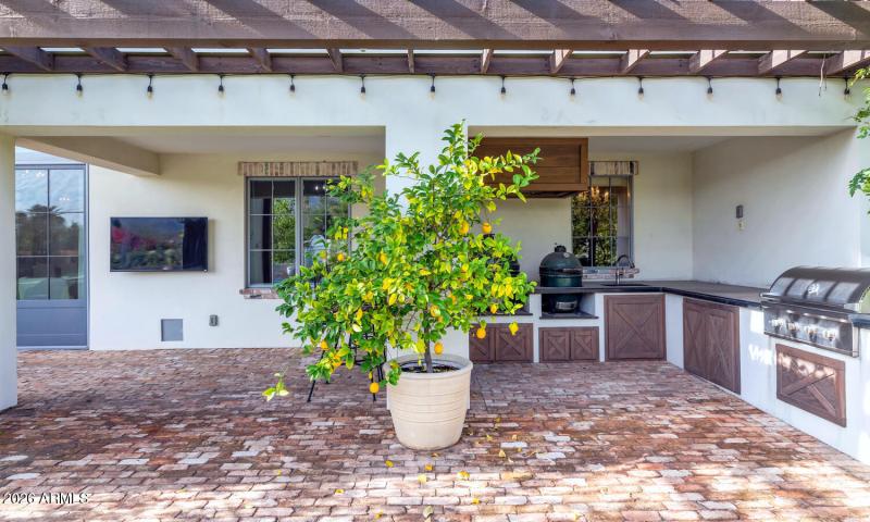 5119 N 41st St-large-050-024-5119 N 41st