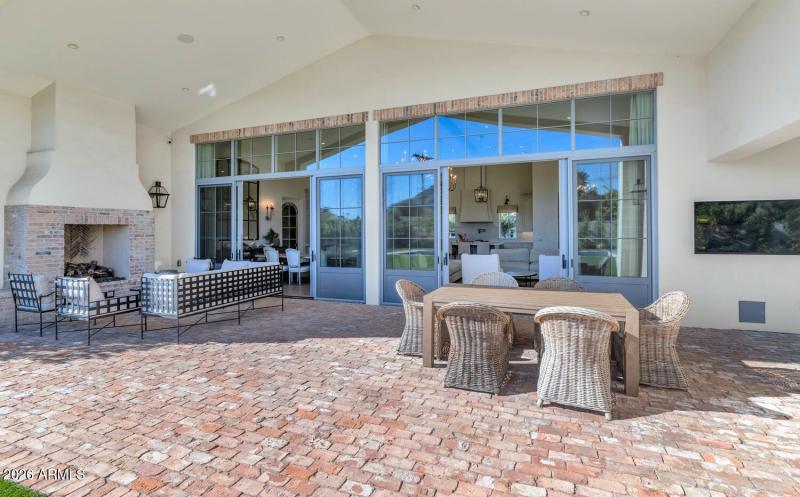 5119 N 41st St-large-052-057-5119 N 41st