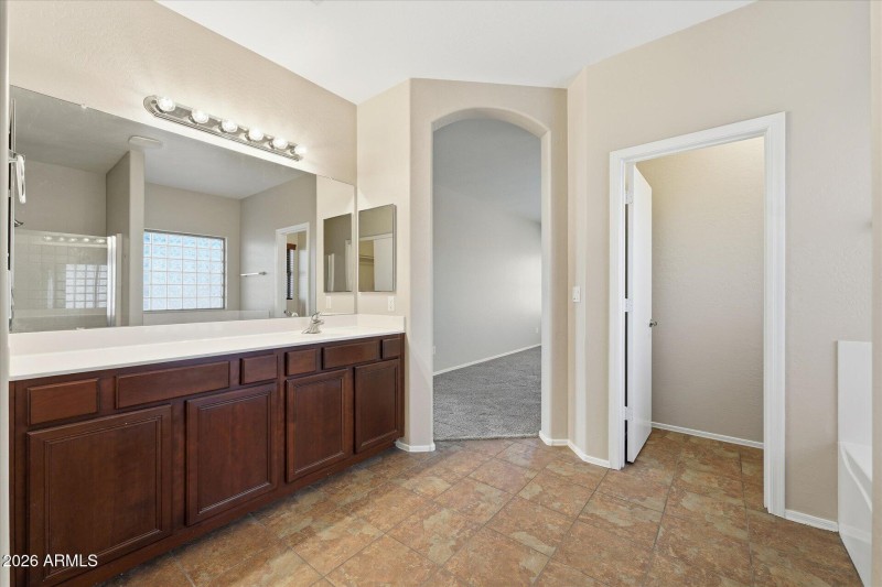 22-022-primary-bathroom