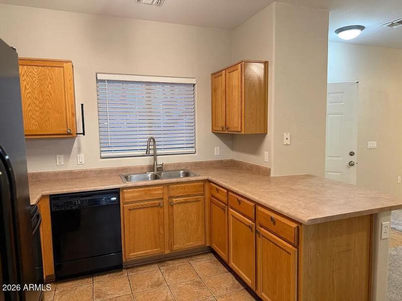 525 N Miller Rd #115_6