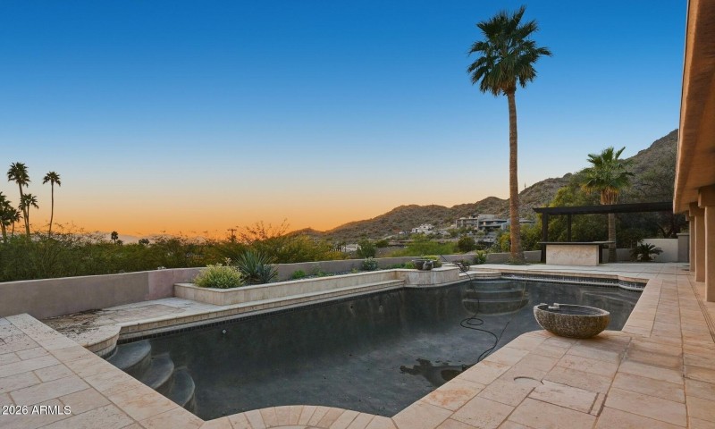 010_Twilight Back Views