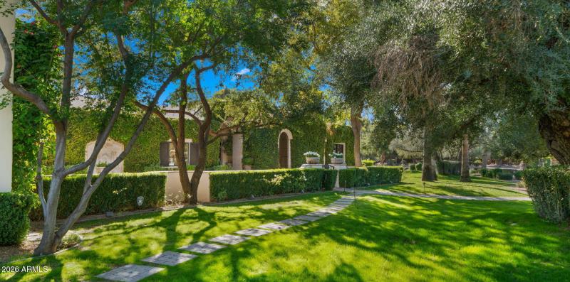 8-web-or-mls-Front yard1