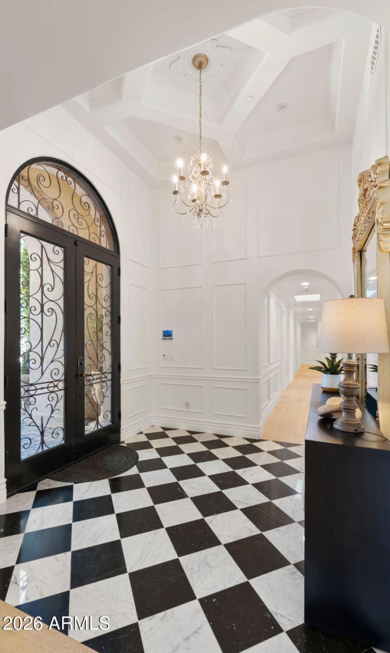 17-web-or-mls-Foyer2