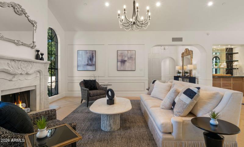 21-web-or-mls-Formal Living Space1