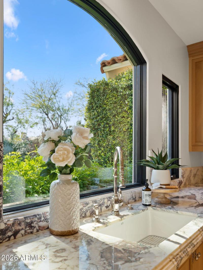 39-web-or-mls-Kitchen9