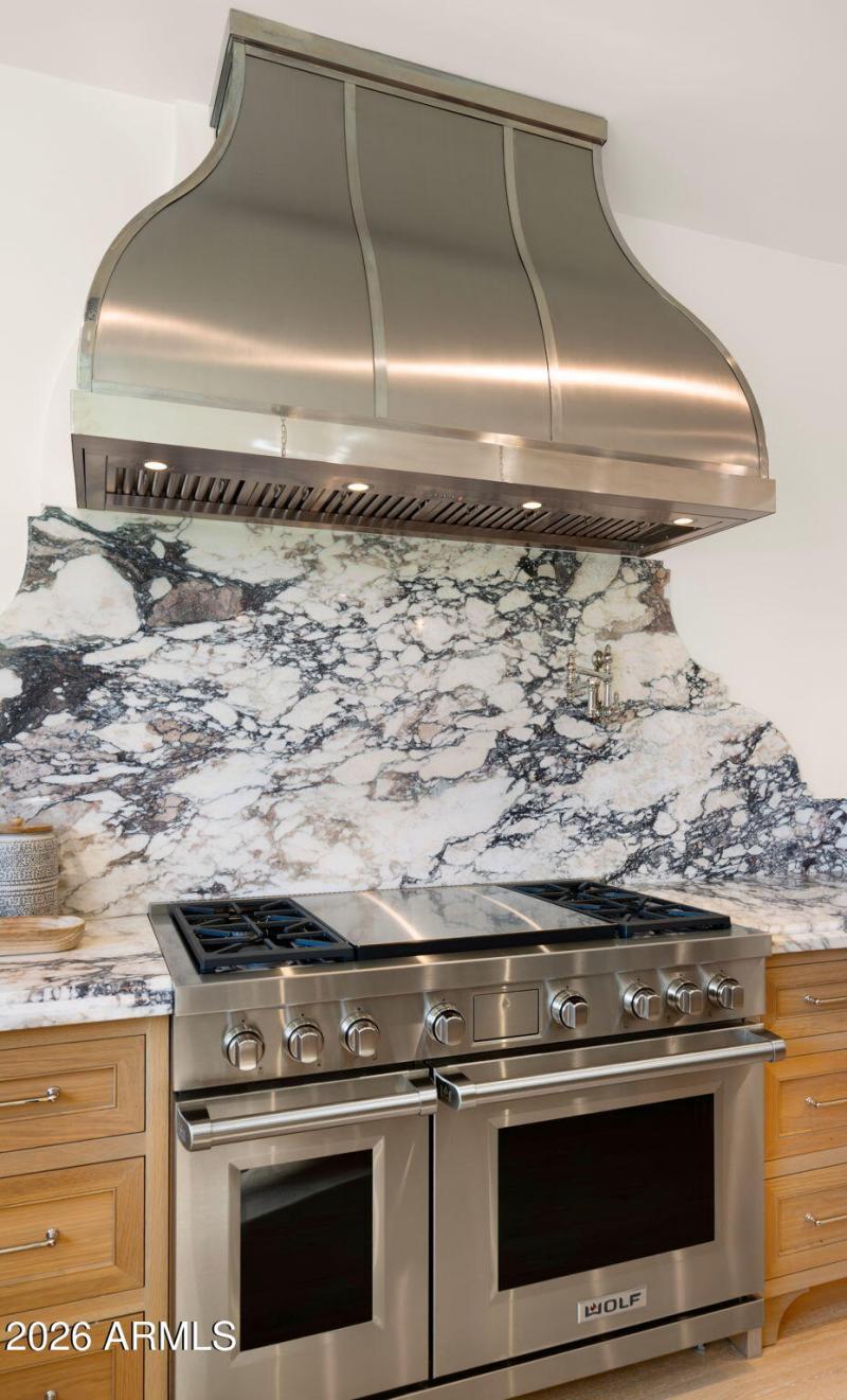 40-web-or-mls-Kitchen10