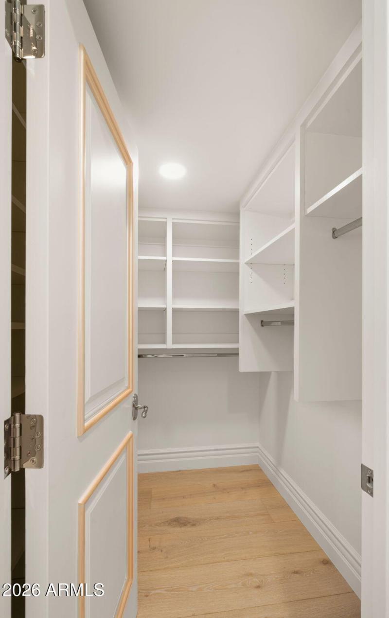 54-web-or-mls-Jack and Jill Bedroom6