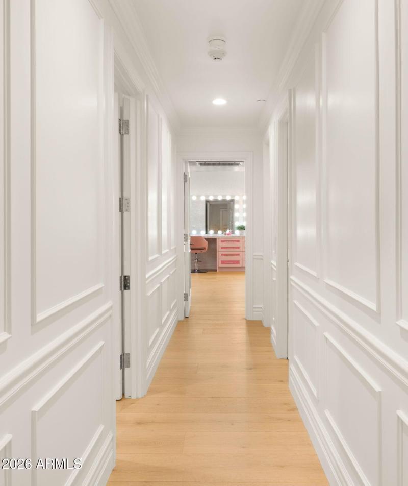 62-web-or-mls-Hallway