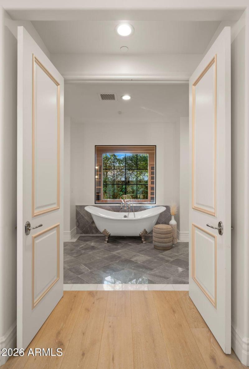 83-web-or-mls-Primary Bedroom3