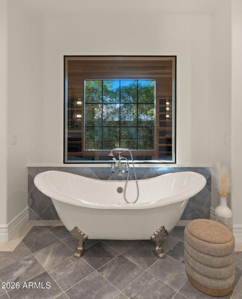 84-web-or-mls-Primary Bedroom4