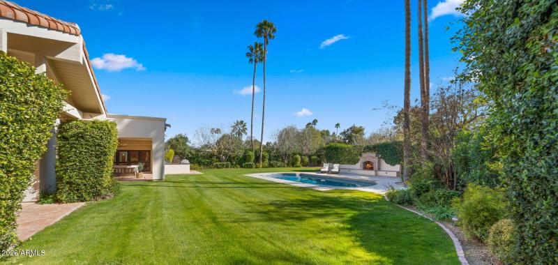 105-web-or-mls-Backyard7