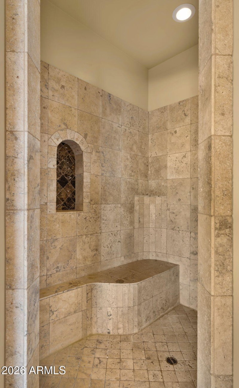 76-web-or-mls-Primary Bedroom10