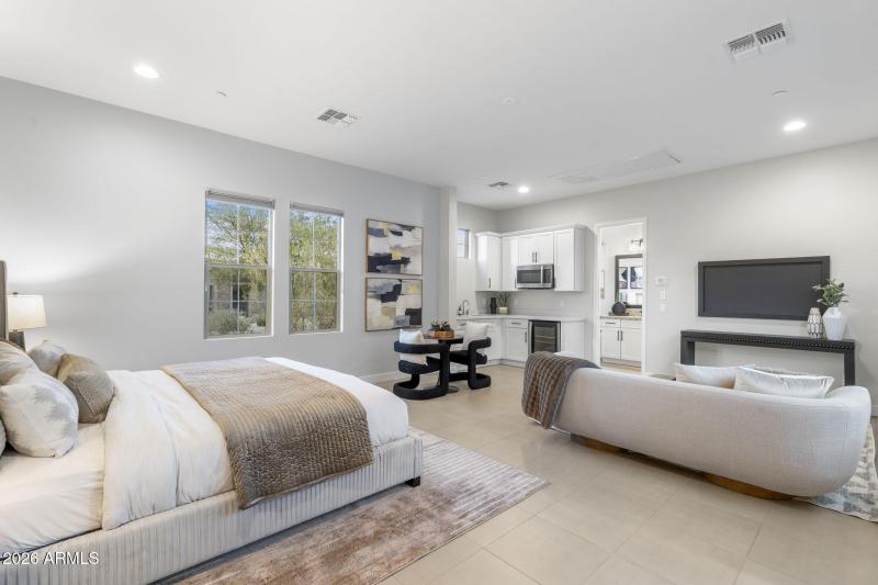 Detached Casita w Kitchenette